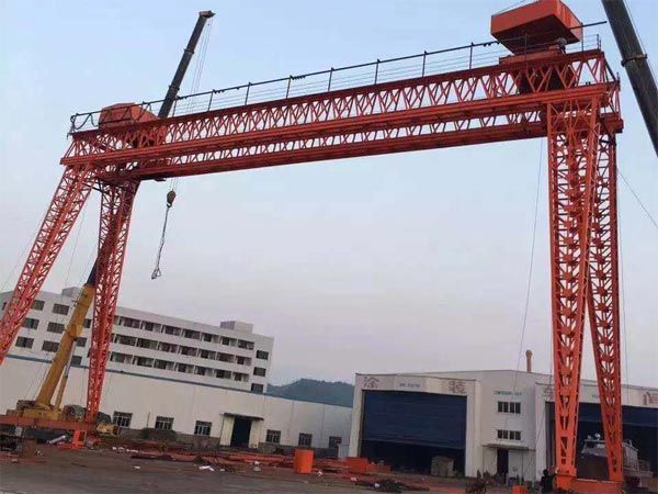 花架雙主梁門(mén)式起重機