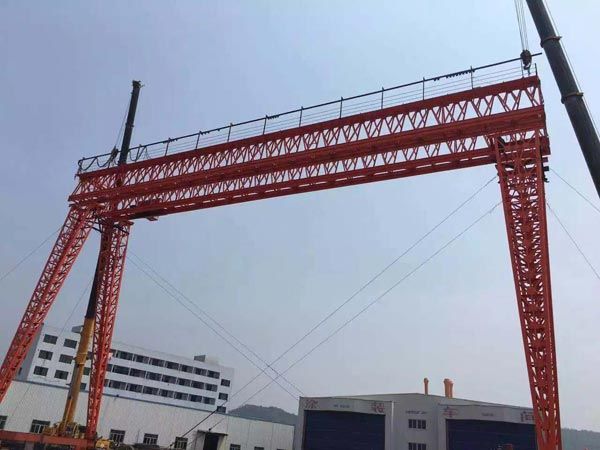 花架雙主梁門(mén)式起重機